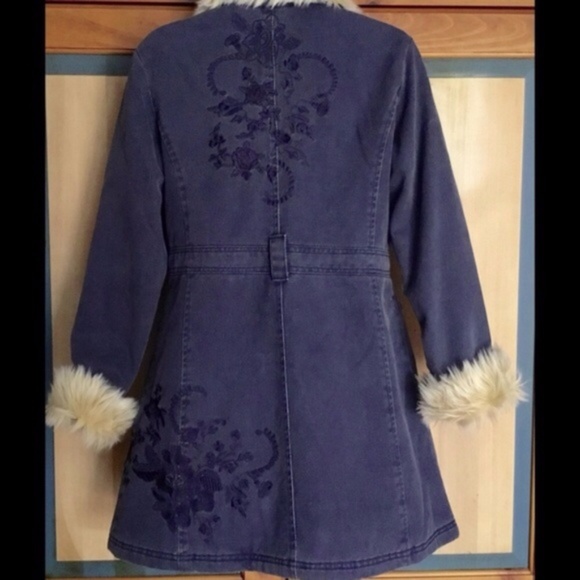 Blue Jean Jacket with Removable Faux Fur Collar - Picture 3 of 5